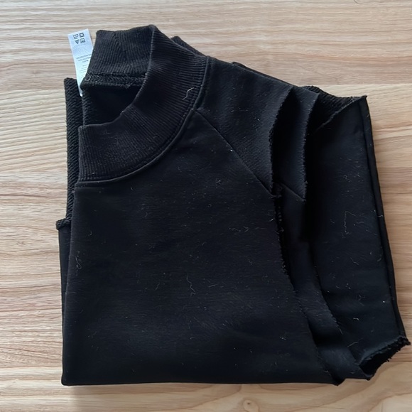 Alo Yoga Cropped Top - Picture 3 of 3